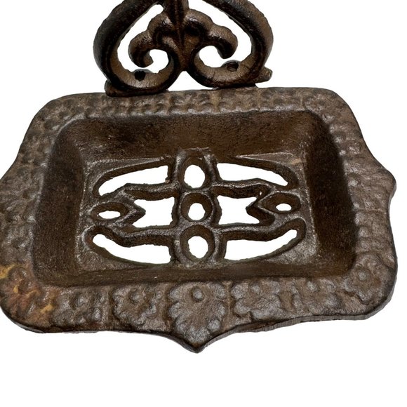 Vtg Cast Iron Soap Dish Holder Fleur De Lis Heavy Solid Rubber Feet Farm House - Picture 10 of 11